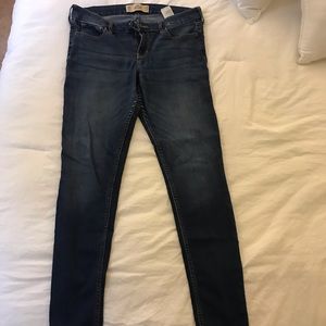 Dark skinny Hollister jeans